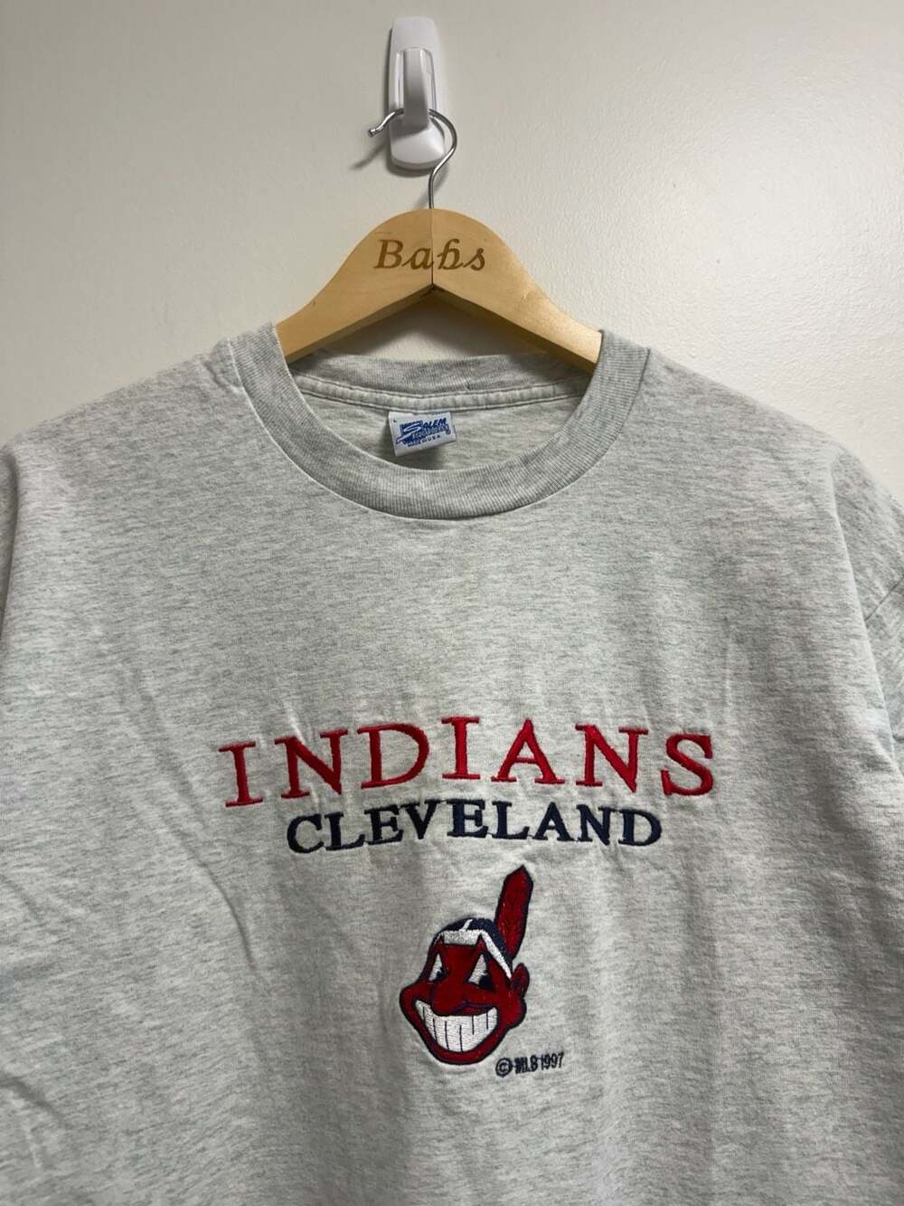 Salem Sportswear Cleveland Indians Size L Gray T-Shirt